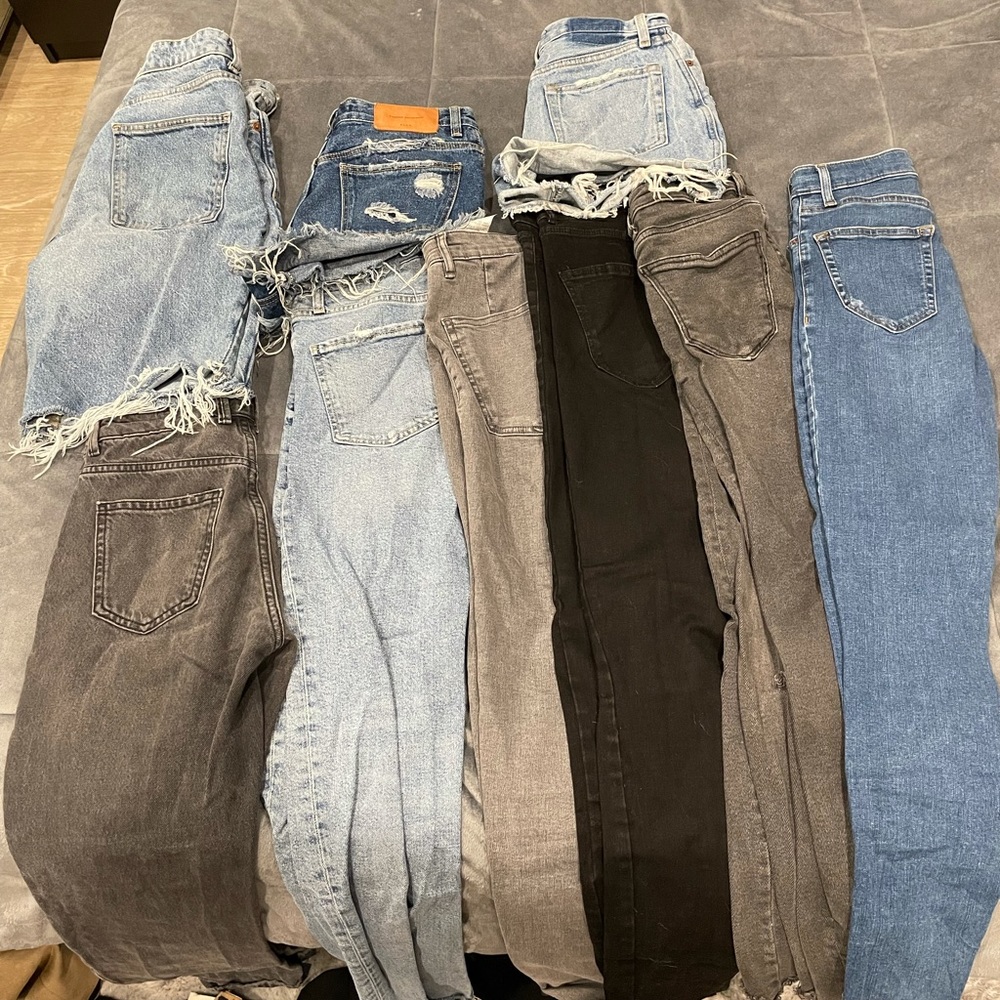 Selling jeans sizes between 24-26 3 of those short
